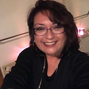 Meet your Posher, Debra